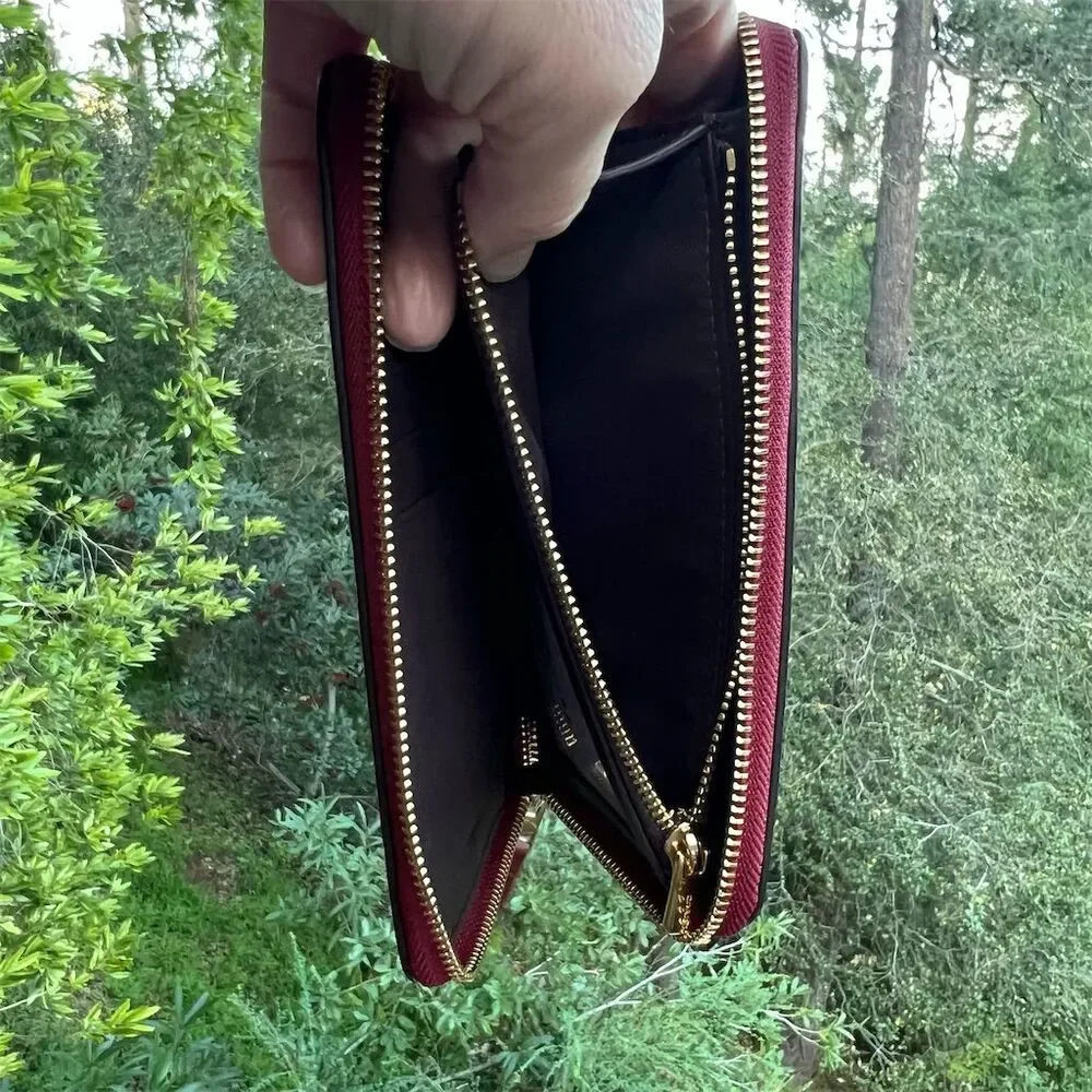 COACH Women's Medium Id Zip-Around Wallet Burgundy Pebbled Leather - Picture 4 of 8